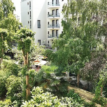 Moderne Au Calme Paris